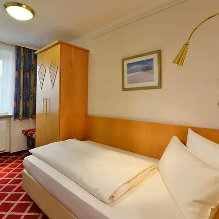 Hotel Mueller 3*