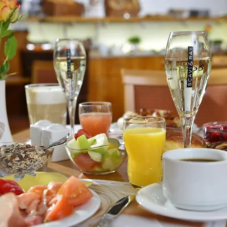 Mueller Hotel 3*